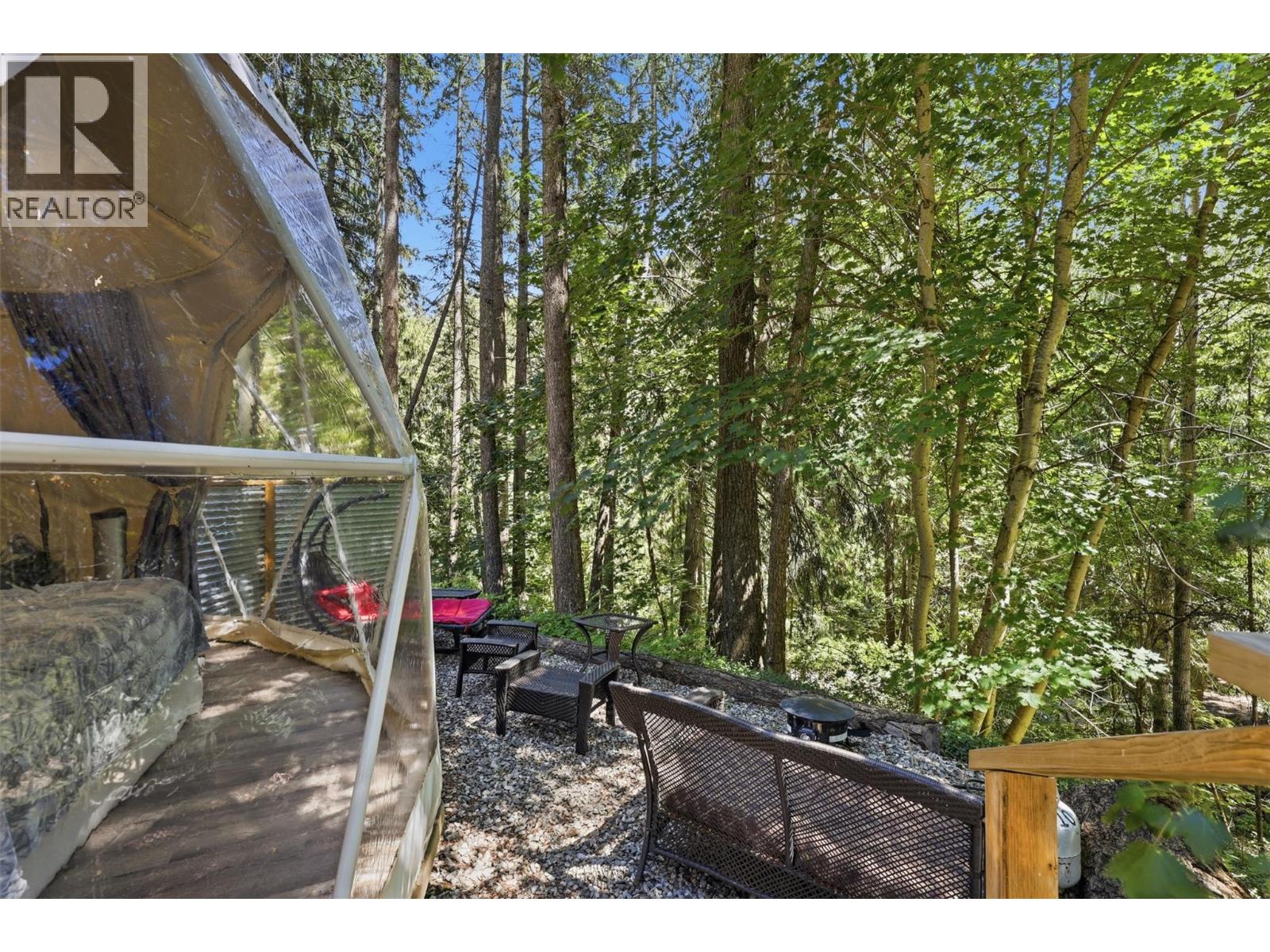 6670 Trans Canada Highway Ne, Salmon Arm, British Columbia  V0E 1K0 - Photo 26 - 10403037