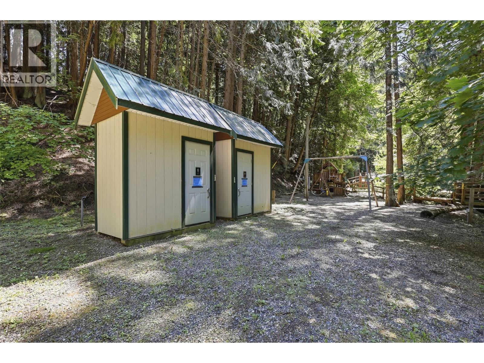 6670 Trans Canada Highway Ne, Salmon Arm, British Columbia  V0E 1K0 - Photo 31 - 10403037