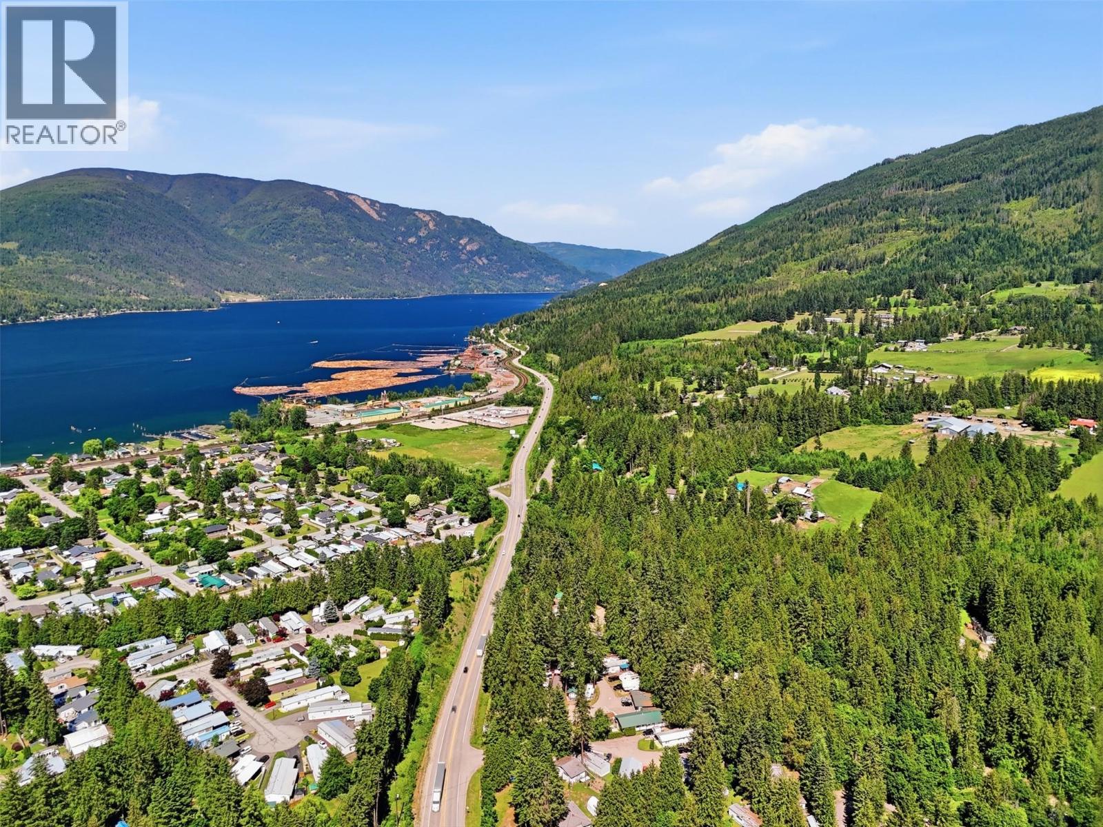 6670 Trans Canada Highway Ne, Salmon Arm, British Columbia  V0E 1K0 - Photo 38 - 10403037