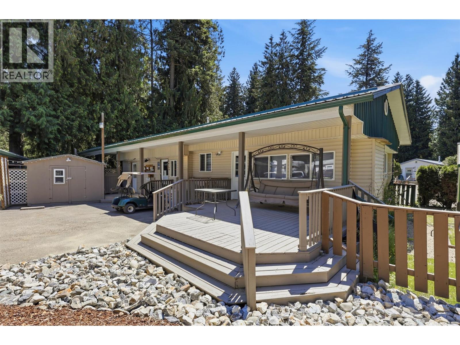 6670 Trans Canada Highway Ne, Salmon Arm, British Columbia  V0E 1K0 - Photo 8 - 10403037