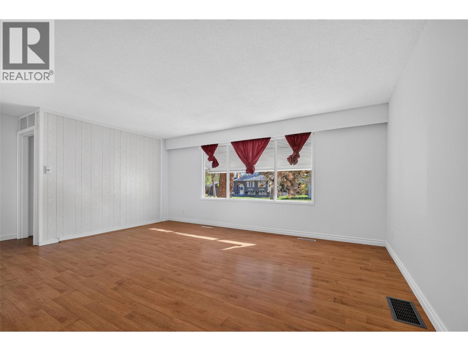 1420 Graham Road, Kelowna, British Columbia  V1X 1K2 - Photo 6 - 10402785