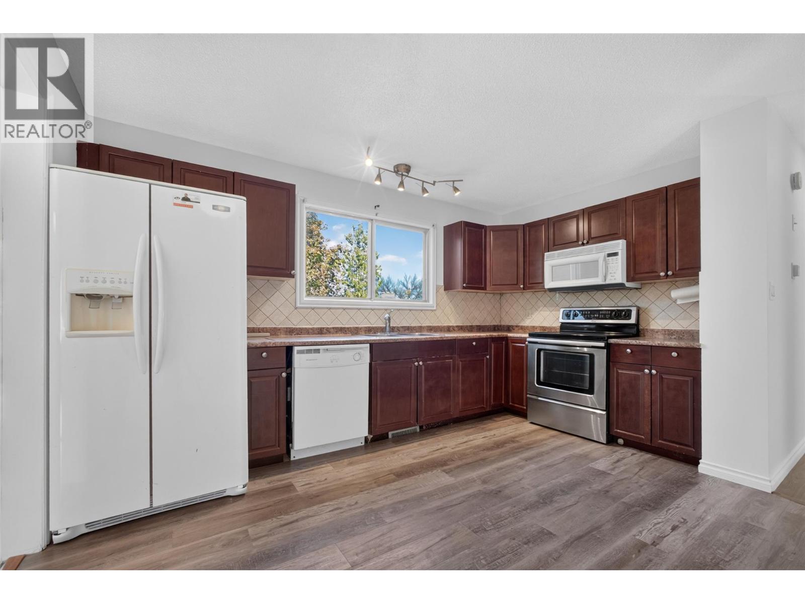 1420 Graham Road, Kelowna, British Columbia  V1X 1K2 - Photo 9 - 10402785