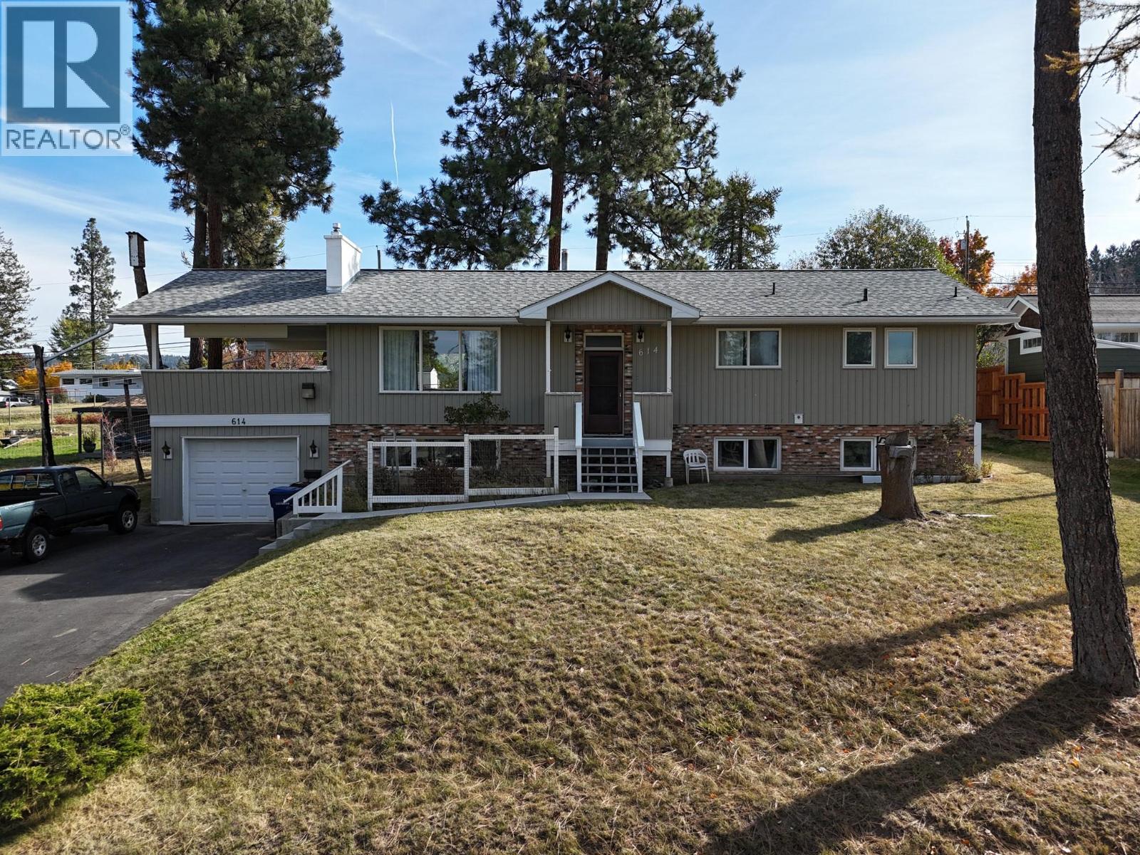 614 28th Avenue S, Cranbrook, British Columbia  V1C 3J8 - Photo 3 - 10403500