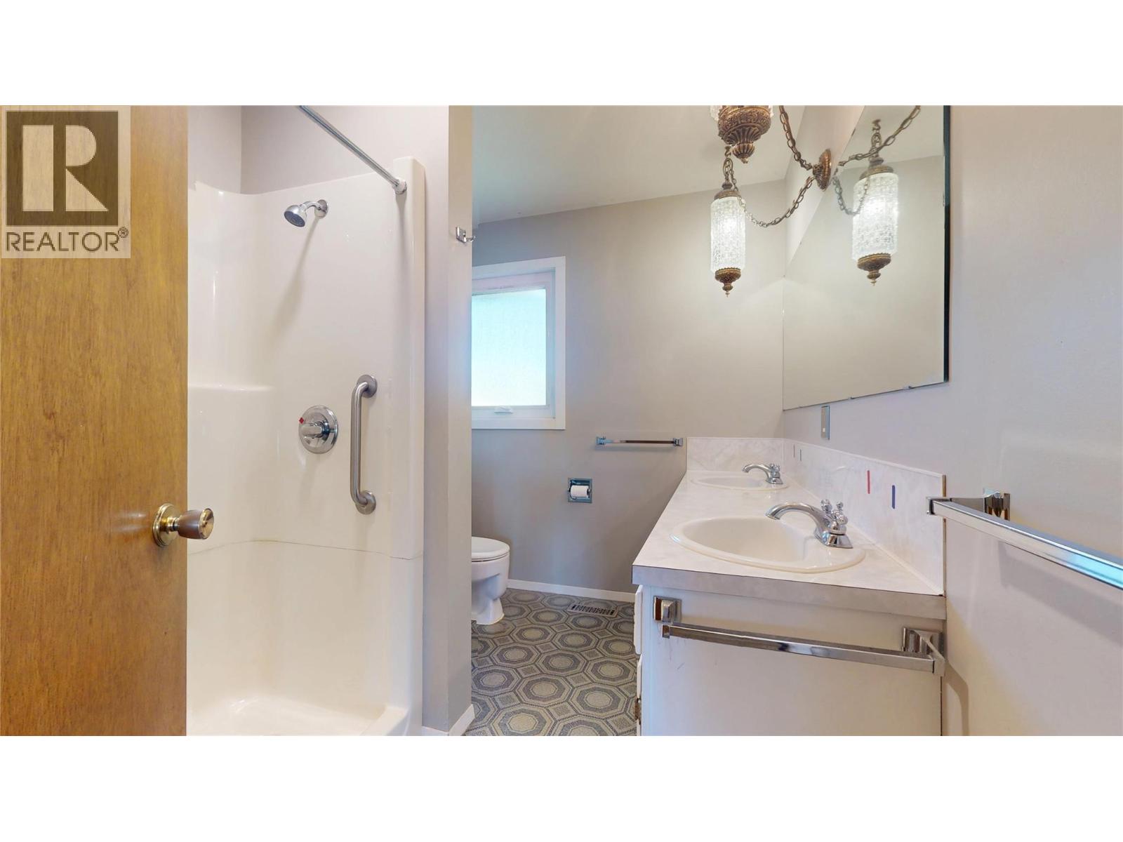 614 28th Avenue S, Cranbrook, British Columbia  V1C 3J8 - Photo 38 - 10403500