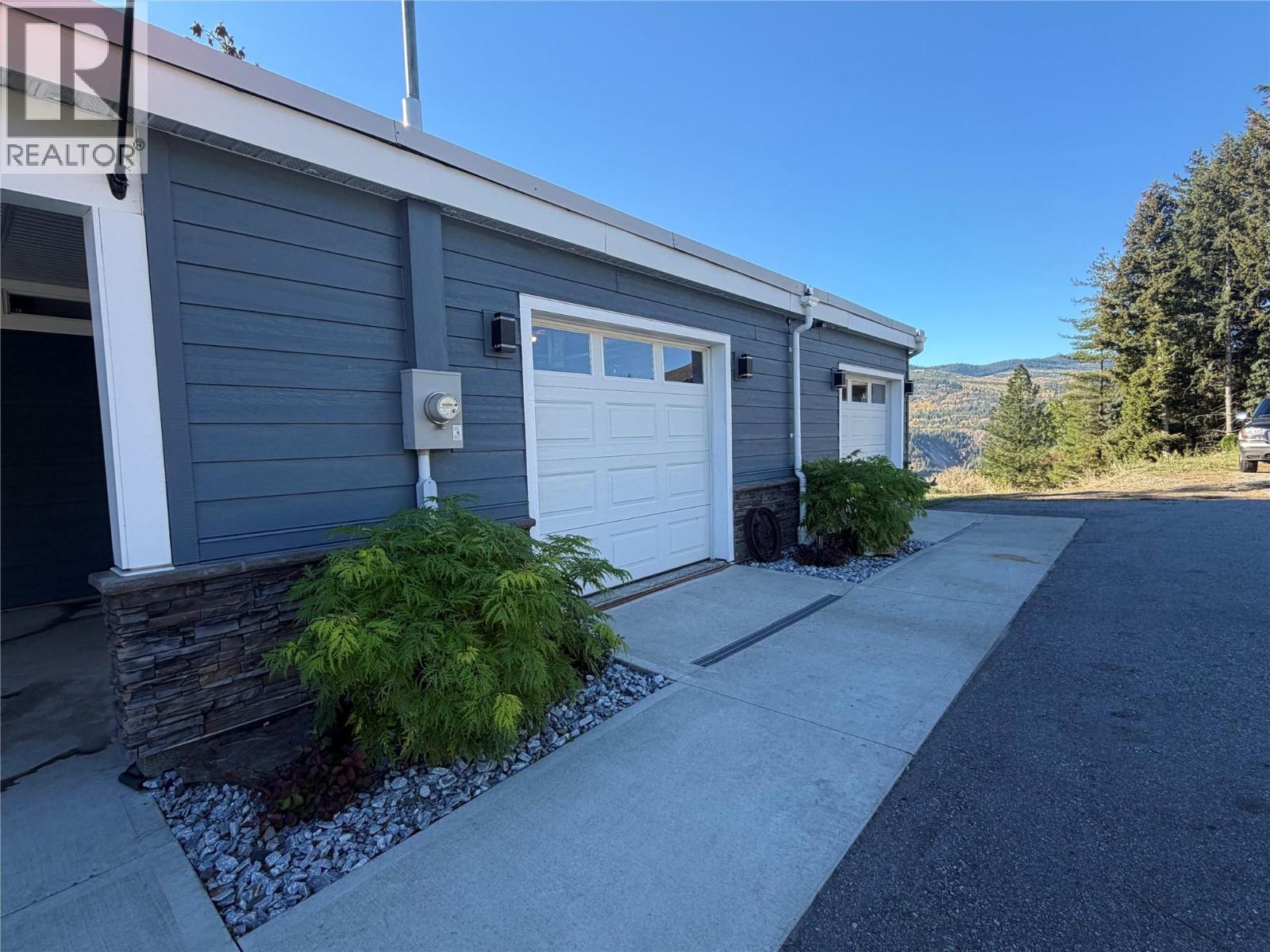 265 8th Avenue, Montrose, British Columbia  V0G 1P0 - Photo 37 - 10403421