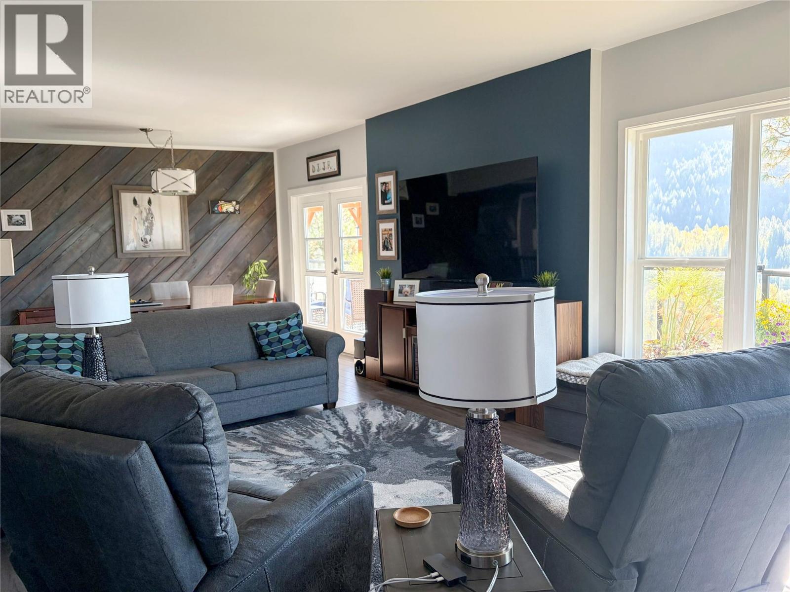 265 8th Avenue, Montrose, British Columbia  V0G 1P0 - Photo 7 - 10403421