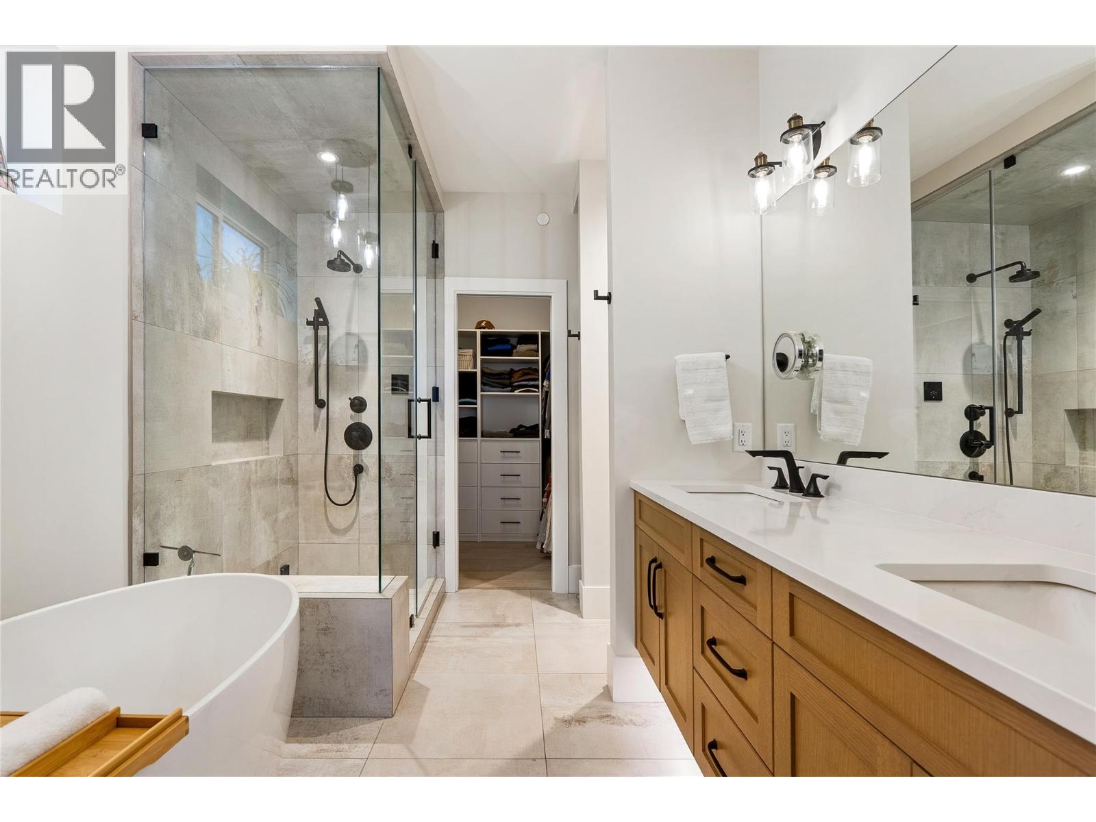 125 Diamond Way, Vernon, British Columbia  V1H 0A2 - Photo 32 - 10403254