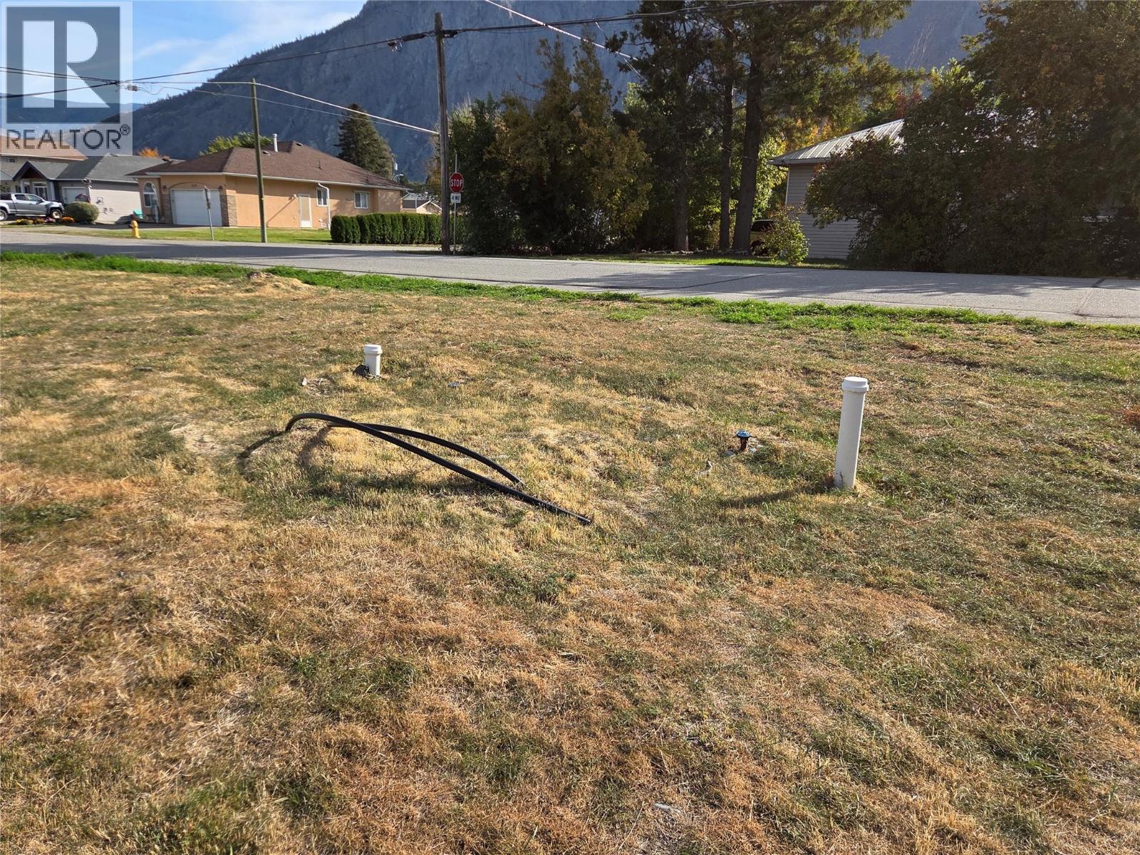 424 10th Avenue, Keremeos, British Columbia  V0X 1N3 - Photo 9 - 10403518