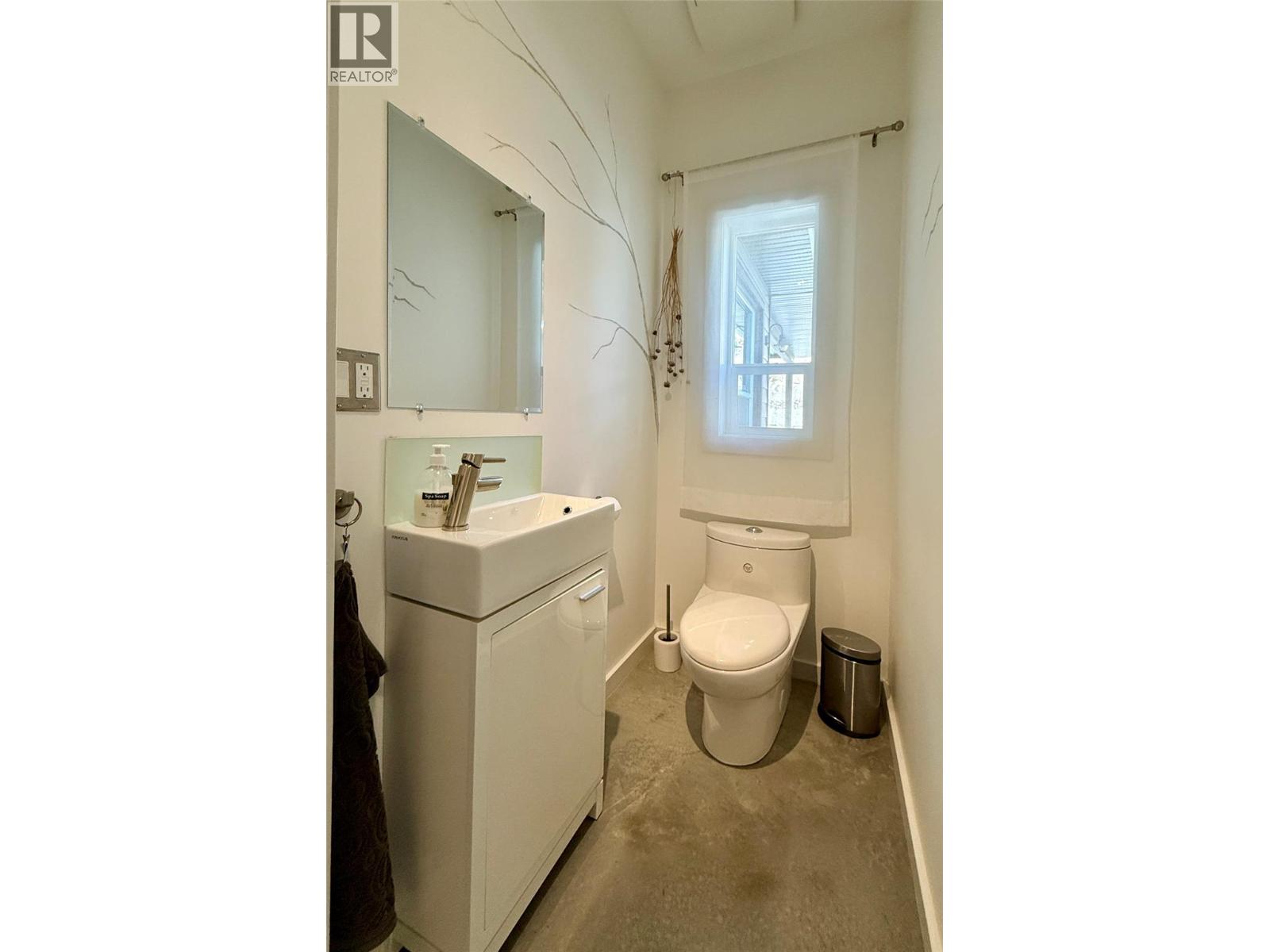 412 301st Street, Marysville, British Columbia  V1A 3H1 - Photo 11 - 10403100