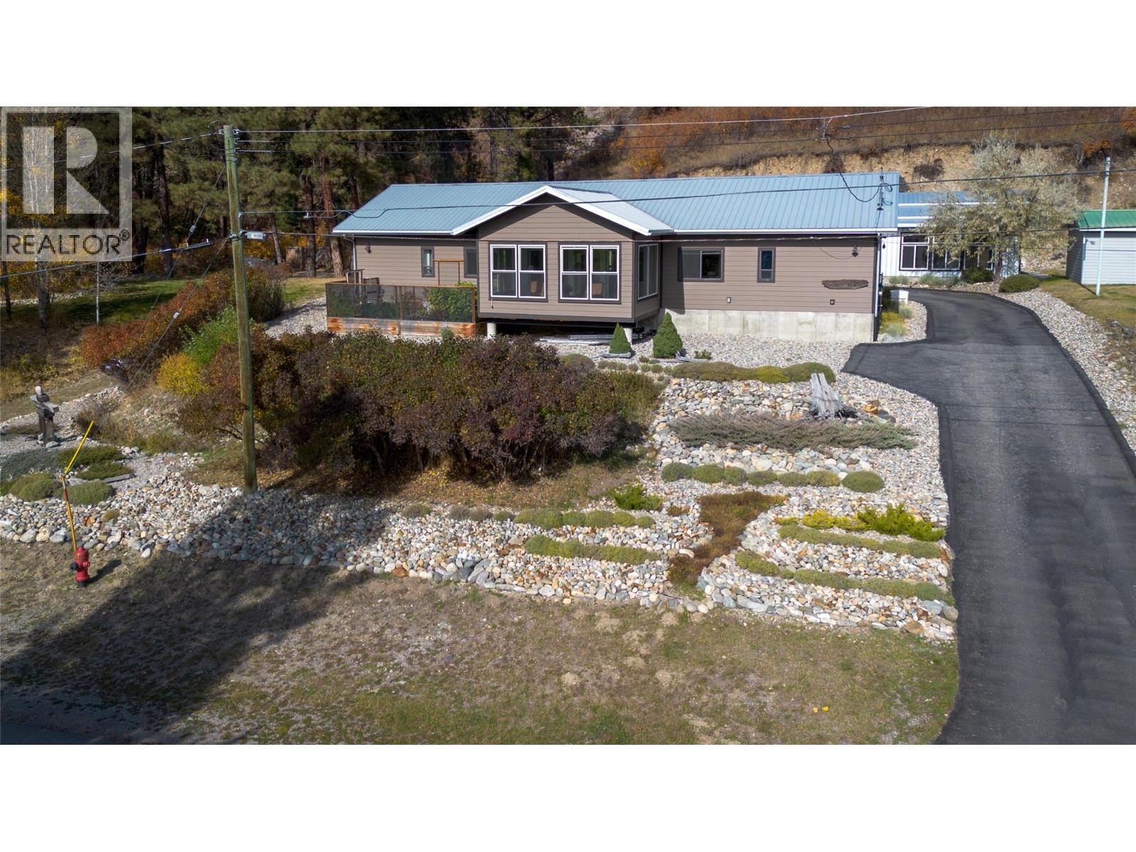 412 301st Street, Marysville, British Columbia  V1A 3H1 - Photo 2 - 10403100