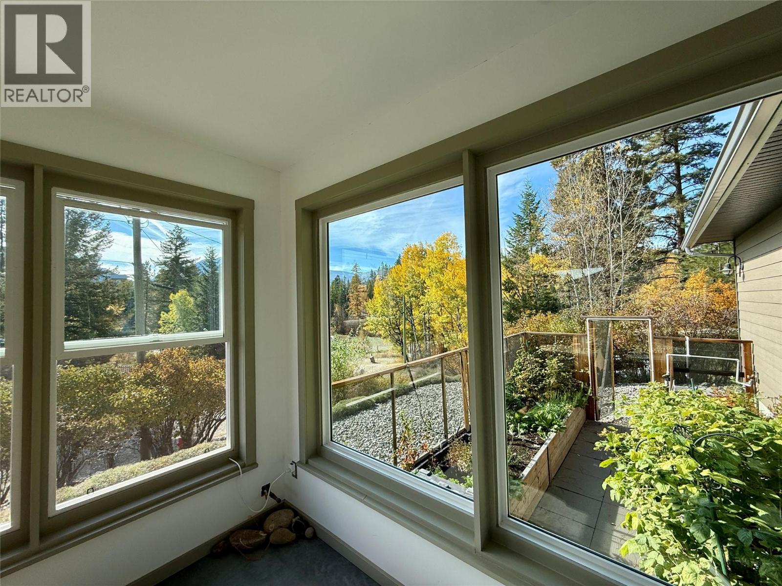 412 301st Street, Marysville, British Columbia  V1A 3H1 - Photo 47 - 10403100