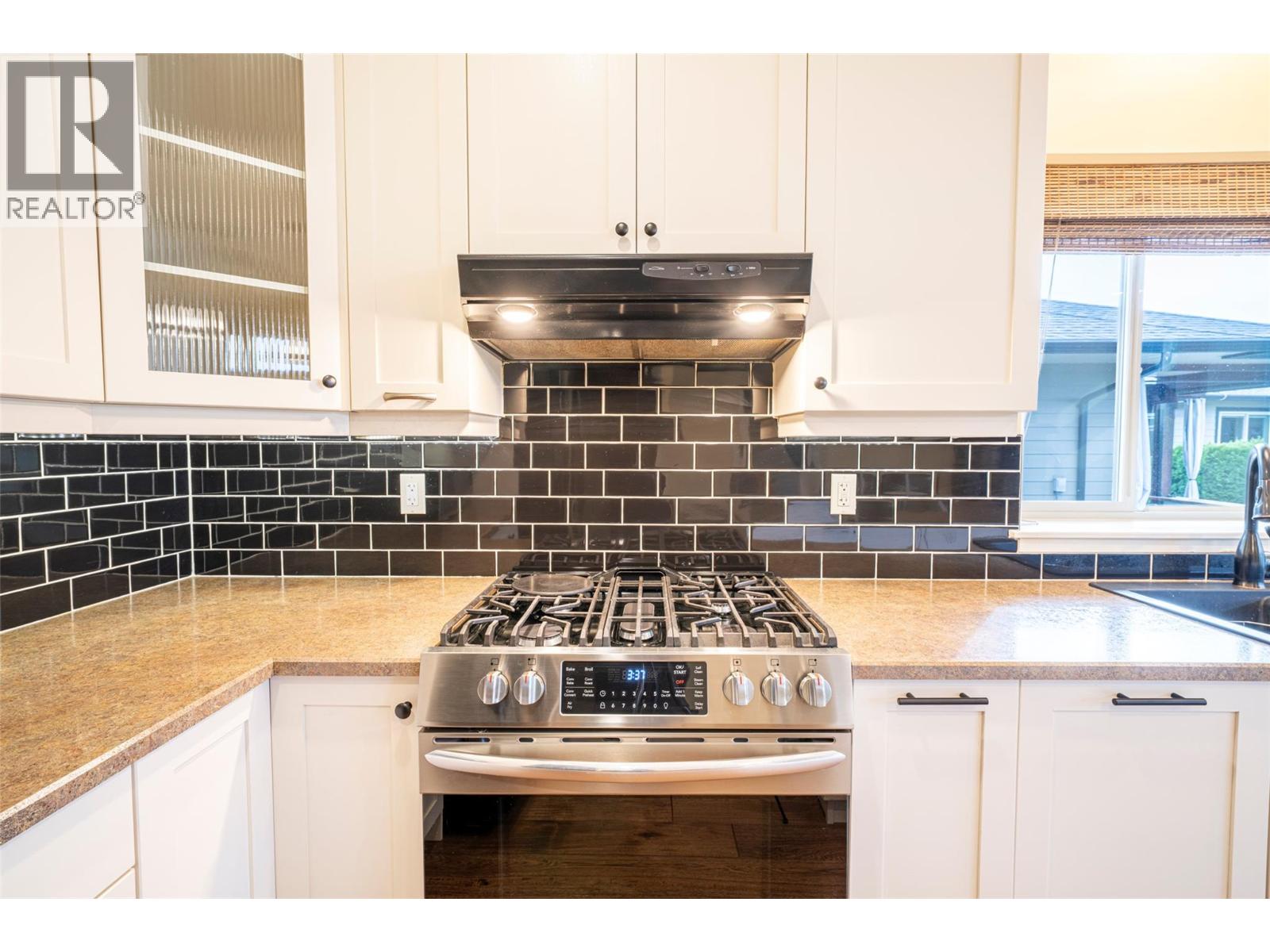 2444 York Avenue Unit# 32, Armstrong, British Columbia  V4Y 0Y3 - Photo 21 - 10402959