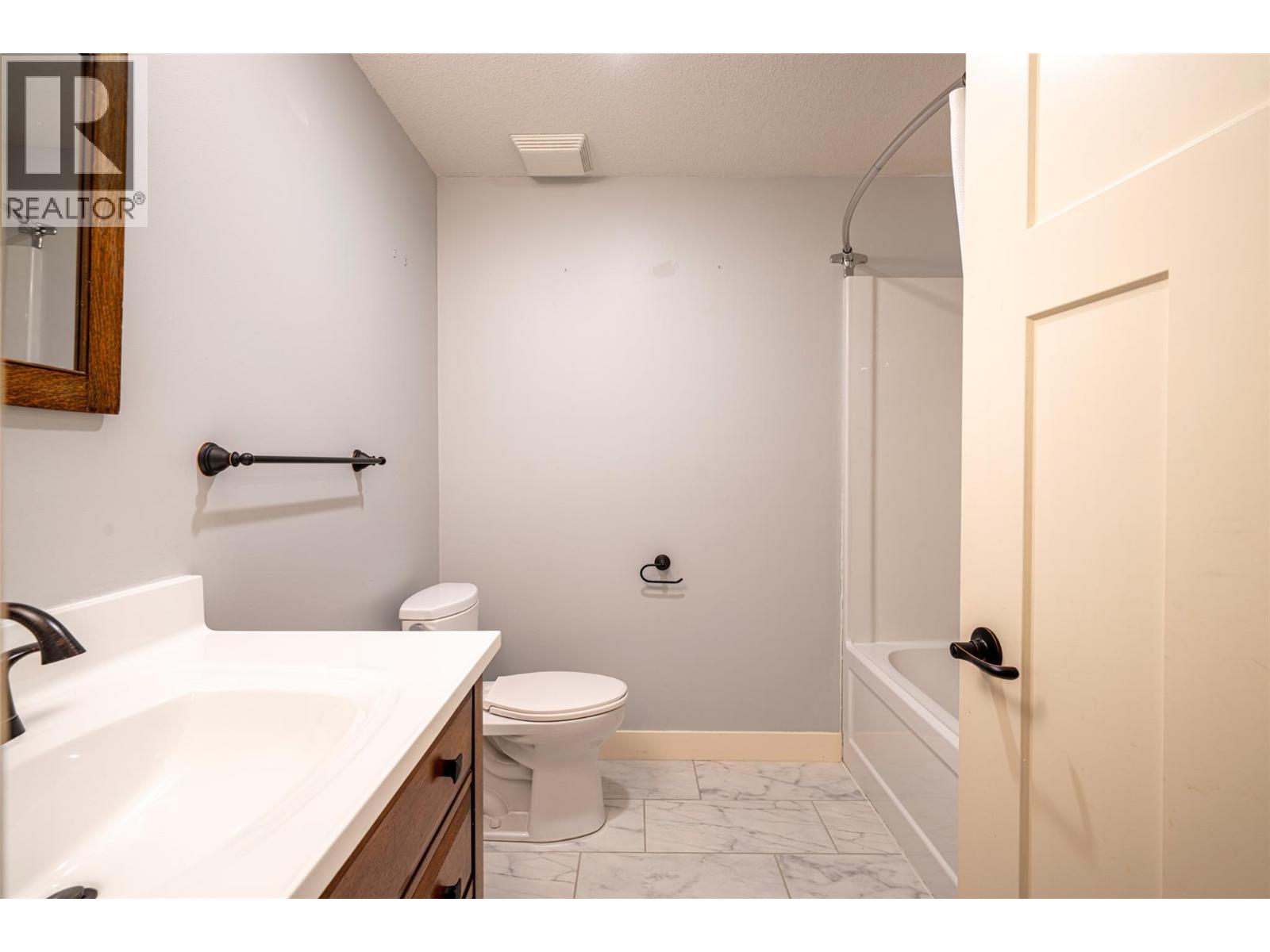 2444 York Avenue Unit# 32, Armstrong, British Columbia  V4Y 0Y3 - Photo 47 - 10402959