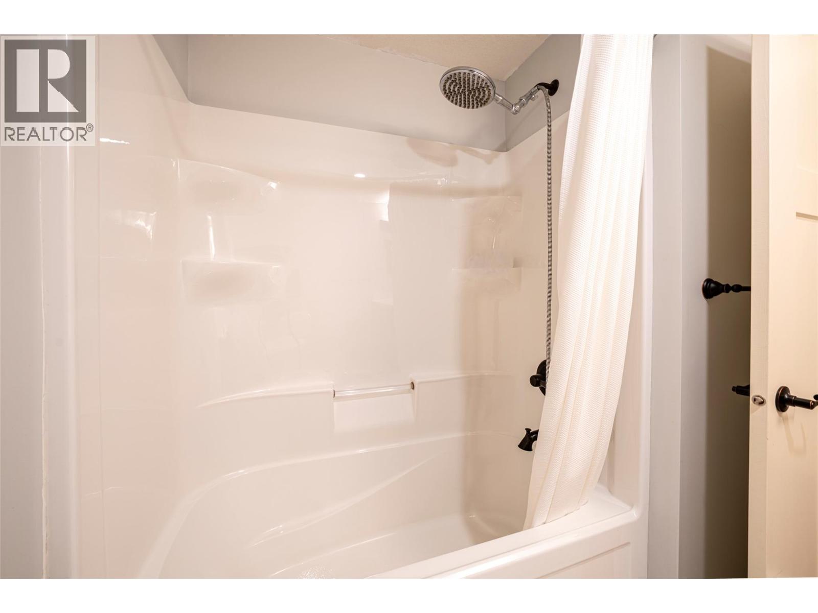 2444 York Avenue Unit# 32, Armstrong, British Columbia  V4Y 0Y3 - Photo 48 - 10402959
