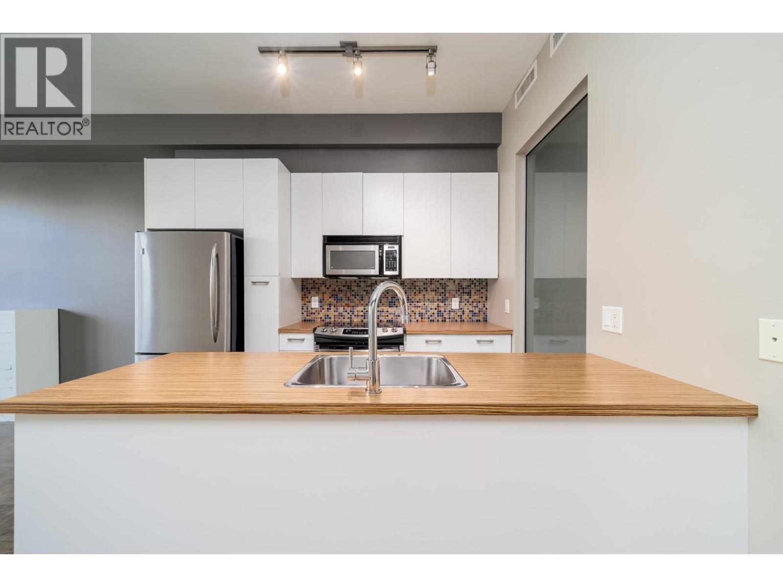 1289 Ellis Street Unit# 216, Kelowna, British Columbia  V1Y 9X6 - Photo 4 - 10402989