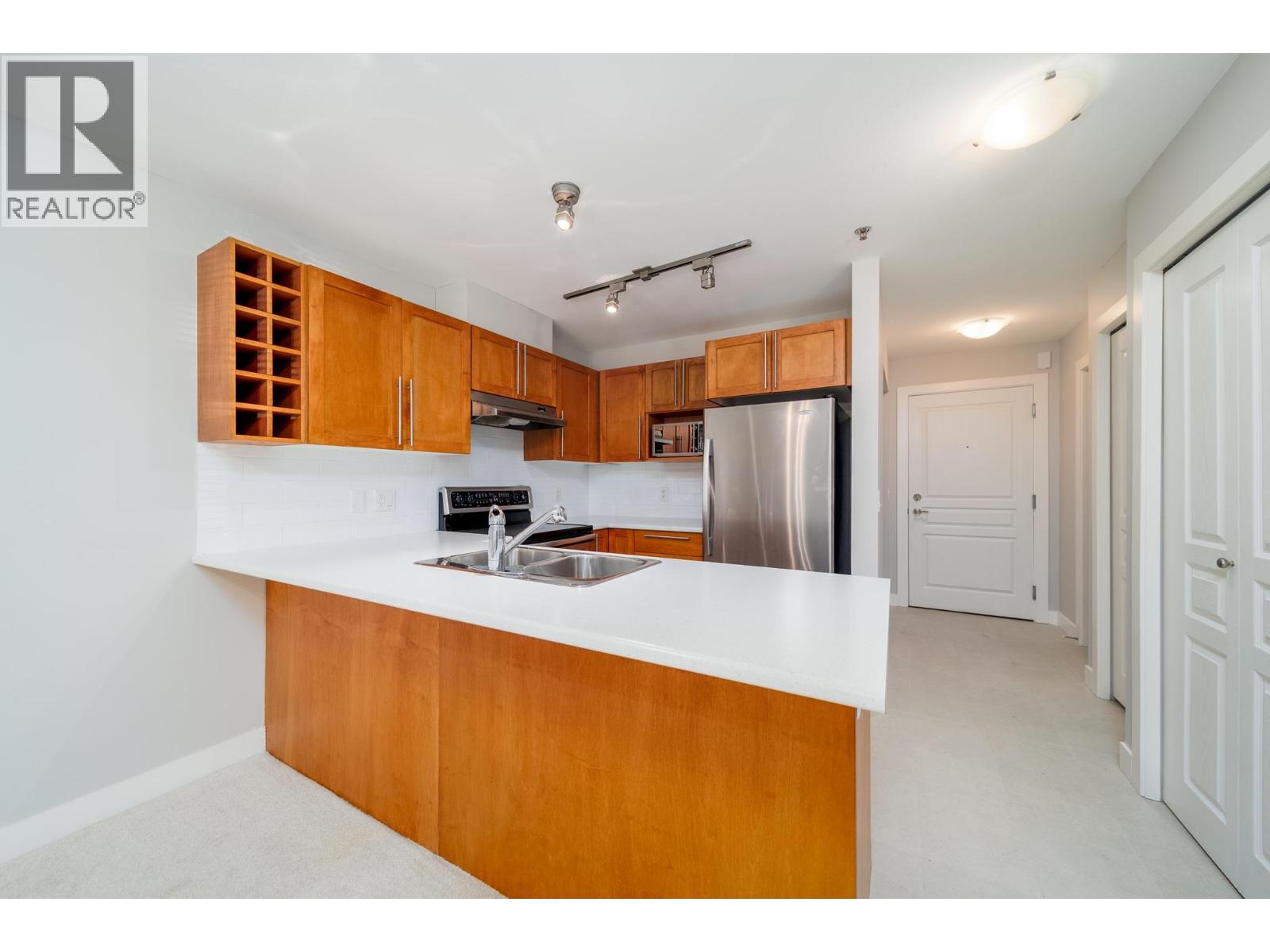 1099 Sunset Drive Unit# 224, Kelowna, British Columbia  V1Y 9Z2 - Photo 3 - 10402988