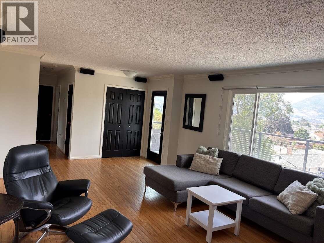 725 Ross Avenue, Penticton, British Columbia  V2A 3A5 - Photo 5 - 10403528