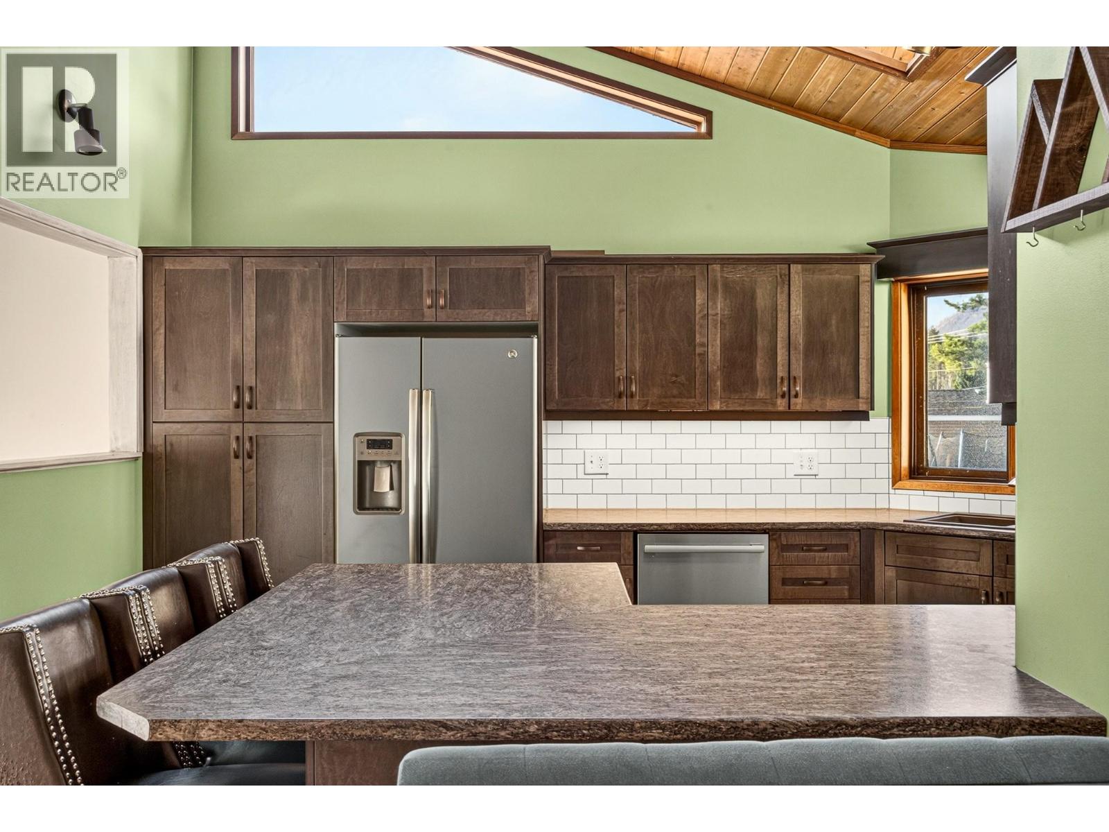 407 Maple Street, Sparwood, British Columbia  V0B 2G0 - Photo 17 - 10401218
