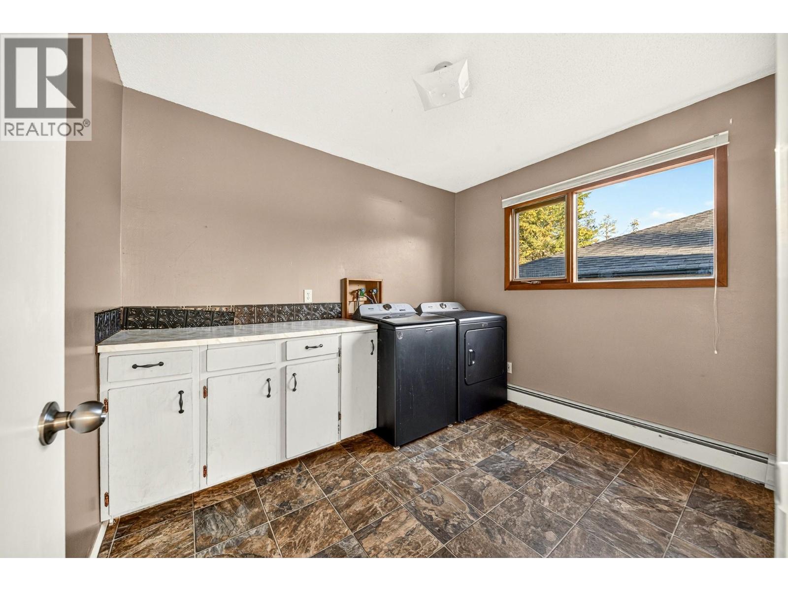 407 Maple Street, Sparwood, British Columbia  V0B 2G0 - Photo 32 - 10401218