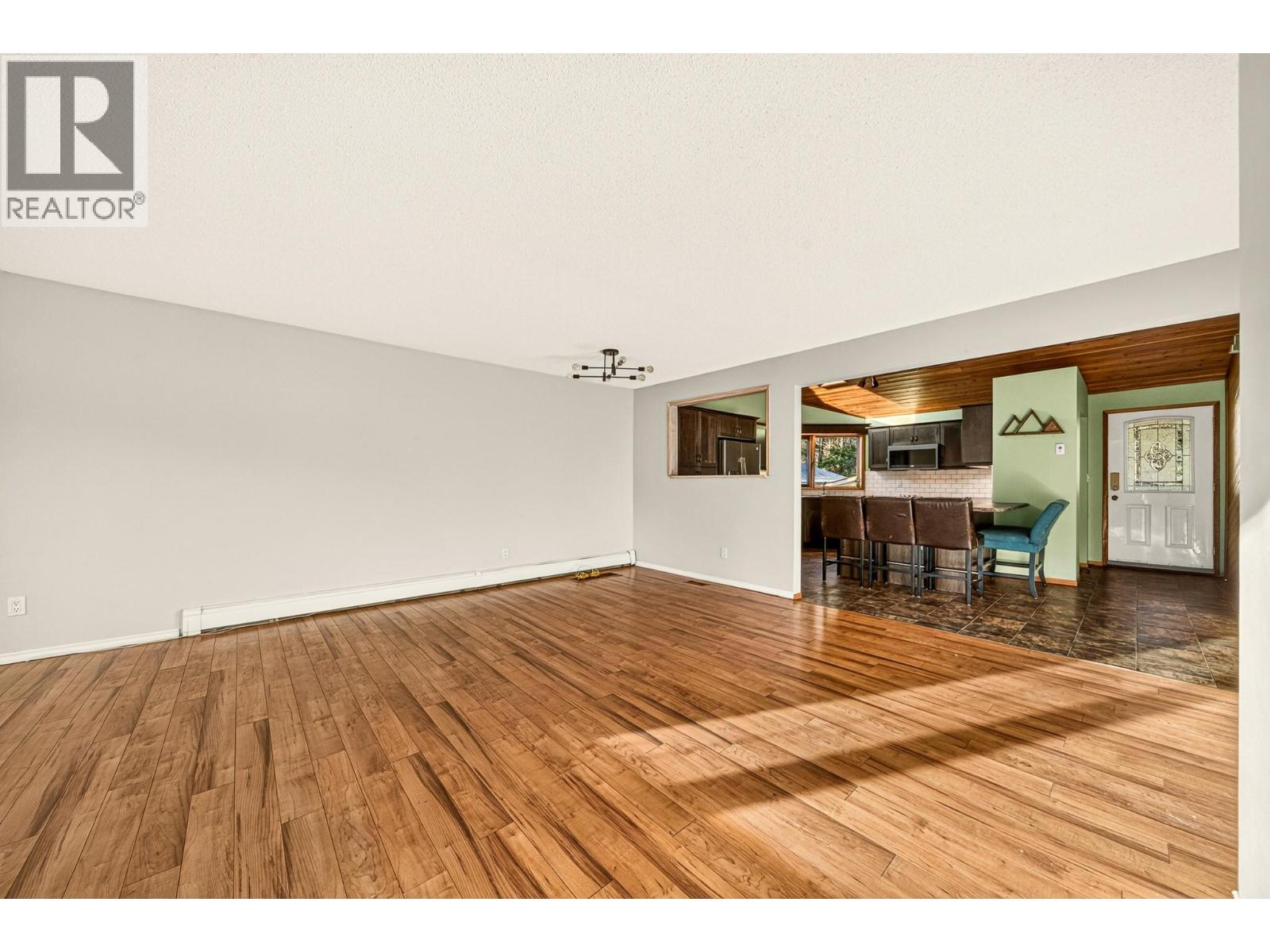 407 Maple Street, Sparwood, British Columbia  V0B 2G0 - Photo 8 - 10401218