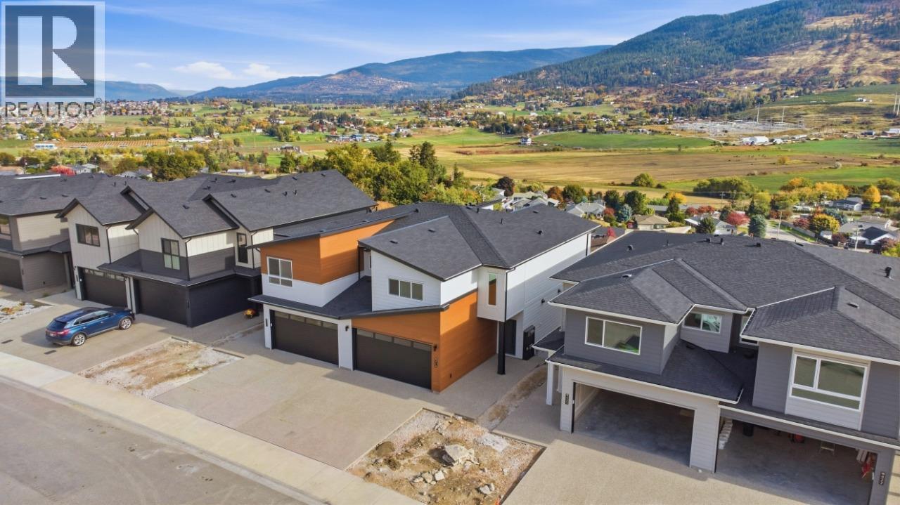419 Arrowleaf Drive, Coldstream, British Columbia  V1B 0B5 - Photo 3 - 10403583