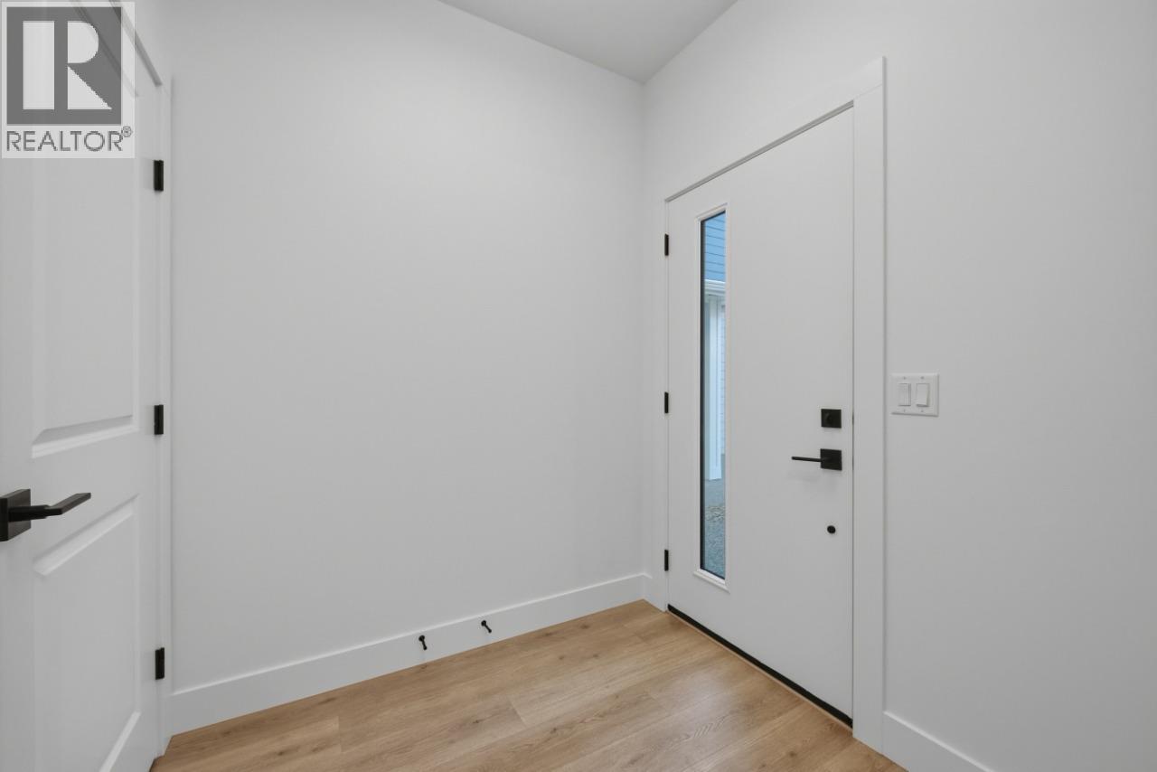 419 Arrowleaf Drive, Coldstream, British Columbia  V1B 0B5 - Photo 9 - 10403583