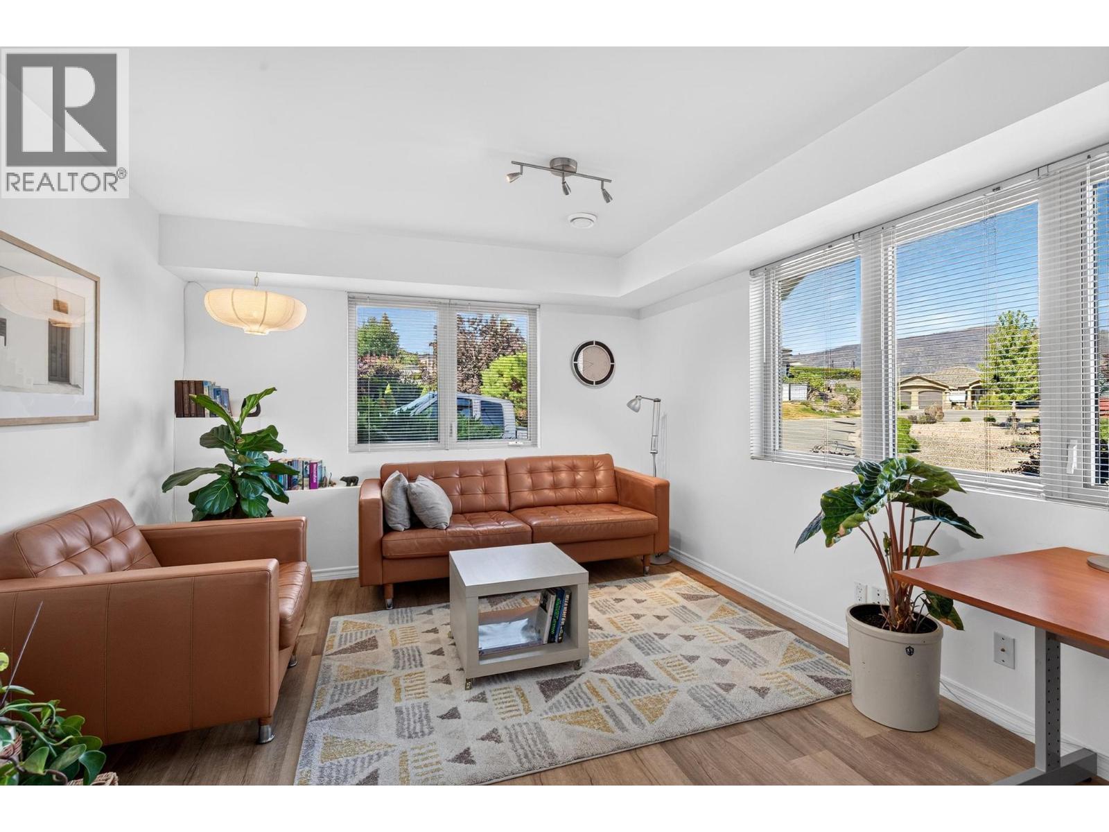 183 Magic Drive, Kelowna, British Columbia  V1V 1N2 - Photo 34 - 10403285