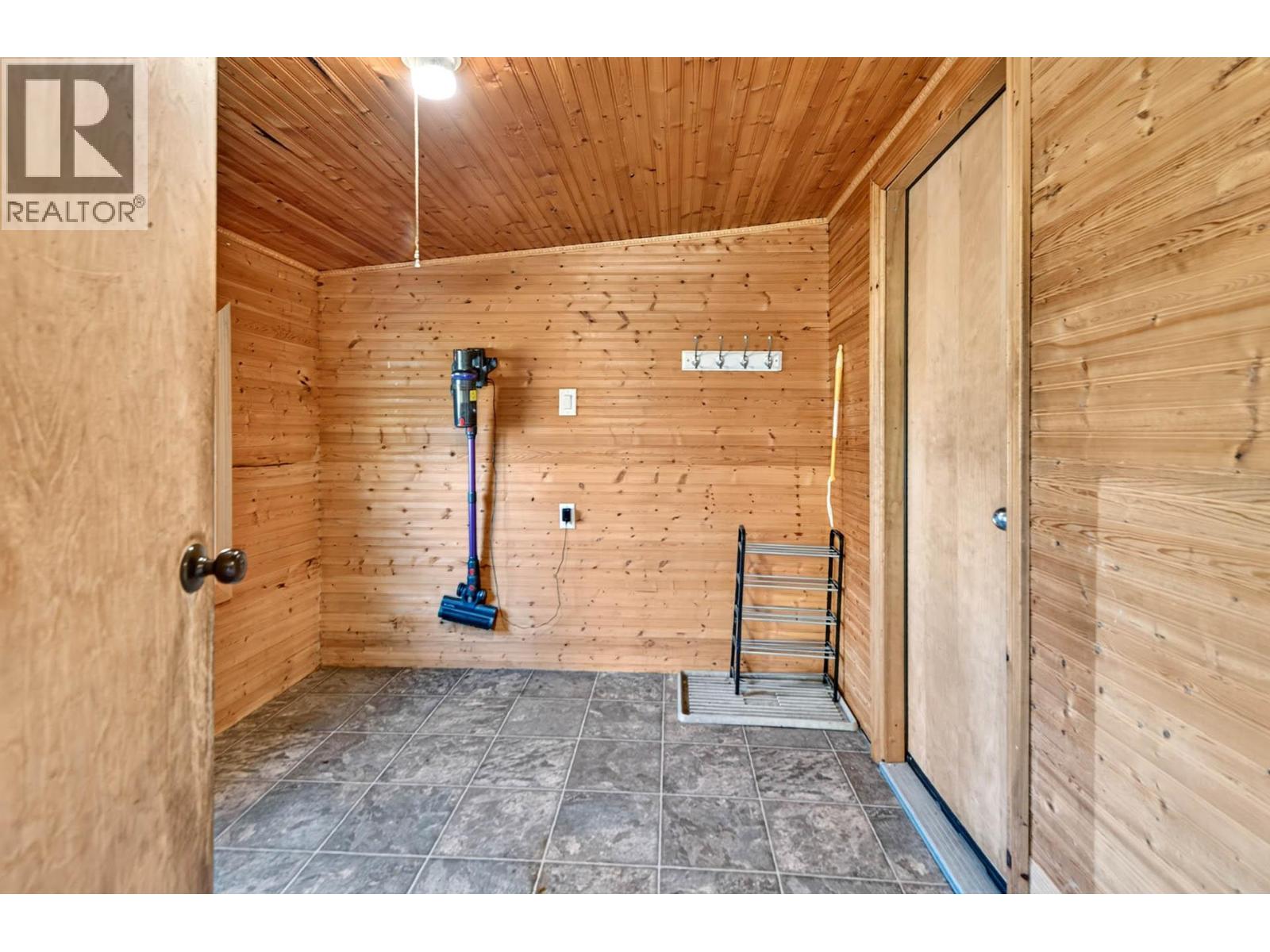 1720 Dunn Lake Road, Clearwater, British Columbia  V0E 1N2 - Photo 14 - 10403498