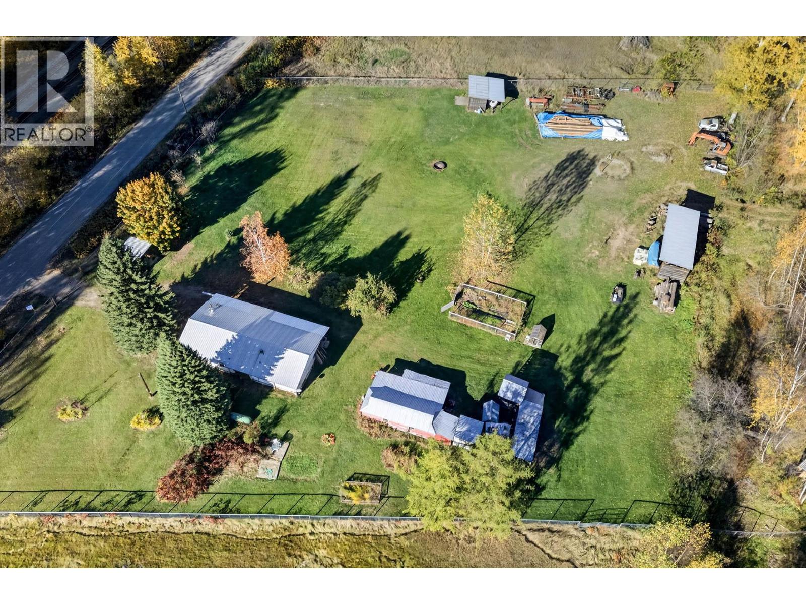 1720 Dunn Lake Road, Clearwater, British Columbia  V0E 1N2 - Photo 3 - 10403498