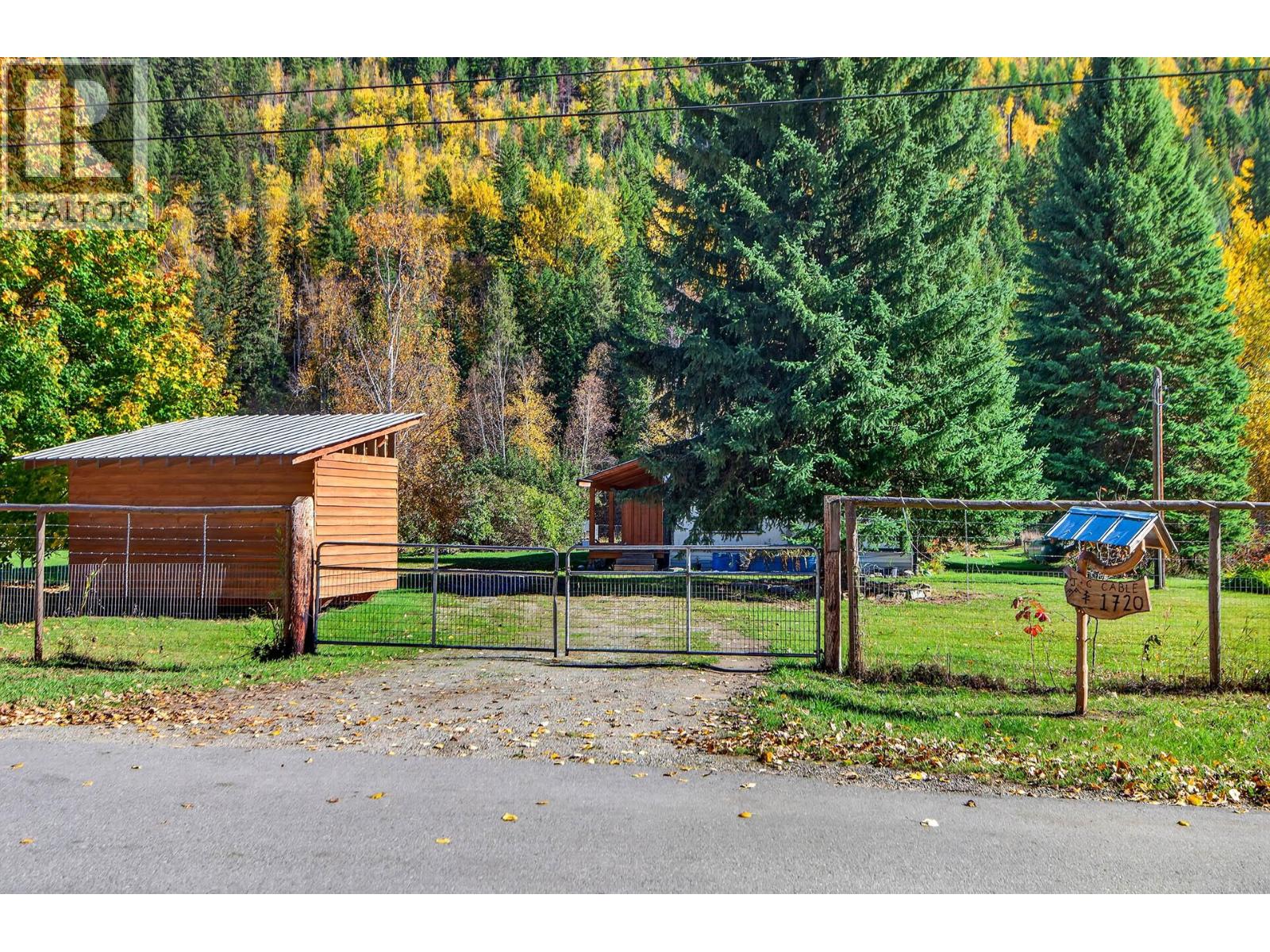 1720 Dunn Lake Road, Clearwater, British Columbia  V0E 1N2 - Photo 4 - 10403498
