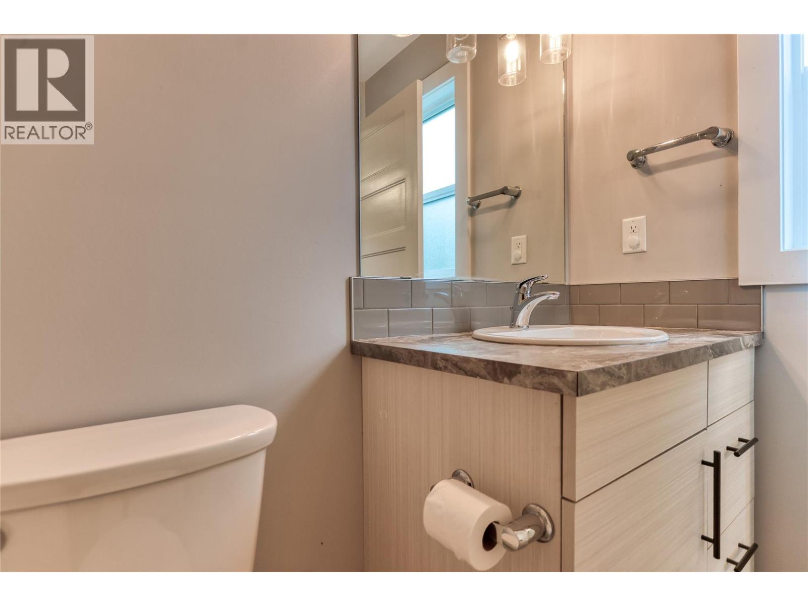 313 Lakeview Street Unit# 1, Castlegar, British Columbia  V1N 3Y1 - Photo 18 - 10403428