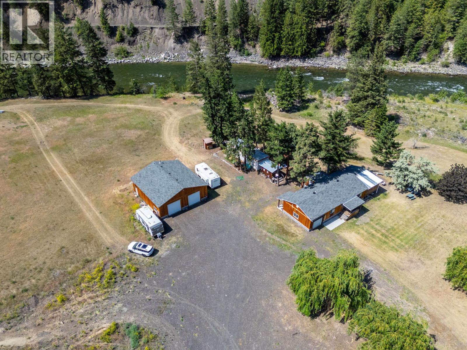 6097 Highway 3, Hedley, British Columbia  V0X 1N1 - Photo 2 - 10403487
