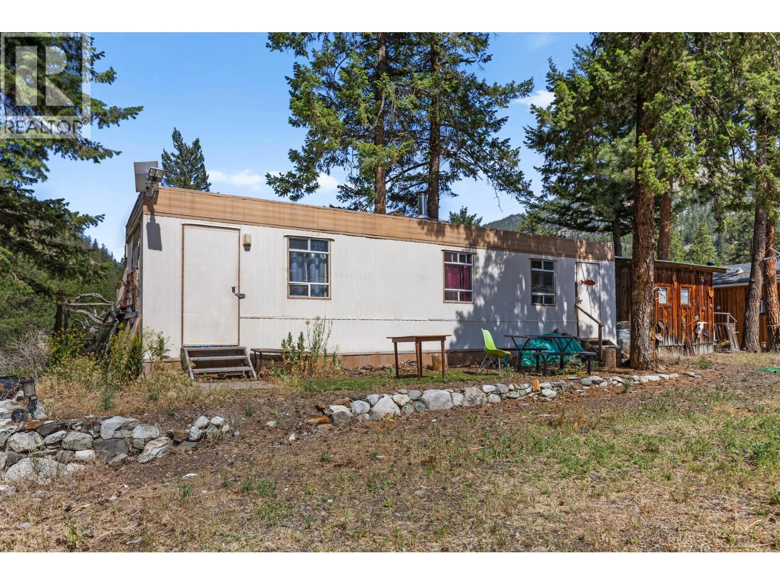 6097 Highway 3, Hedley, British Columbia  V0X 1N1 - Photo 28 - 10403487