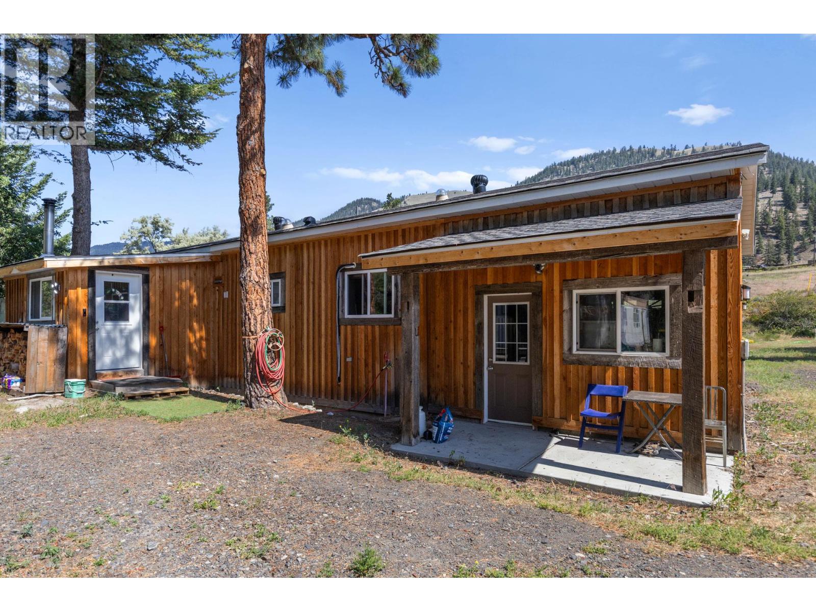6097 Highway 3, Hedley, British Columbia  V0X 1N1 - Photo 4 - 10403487