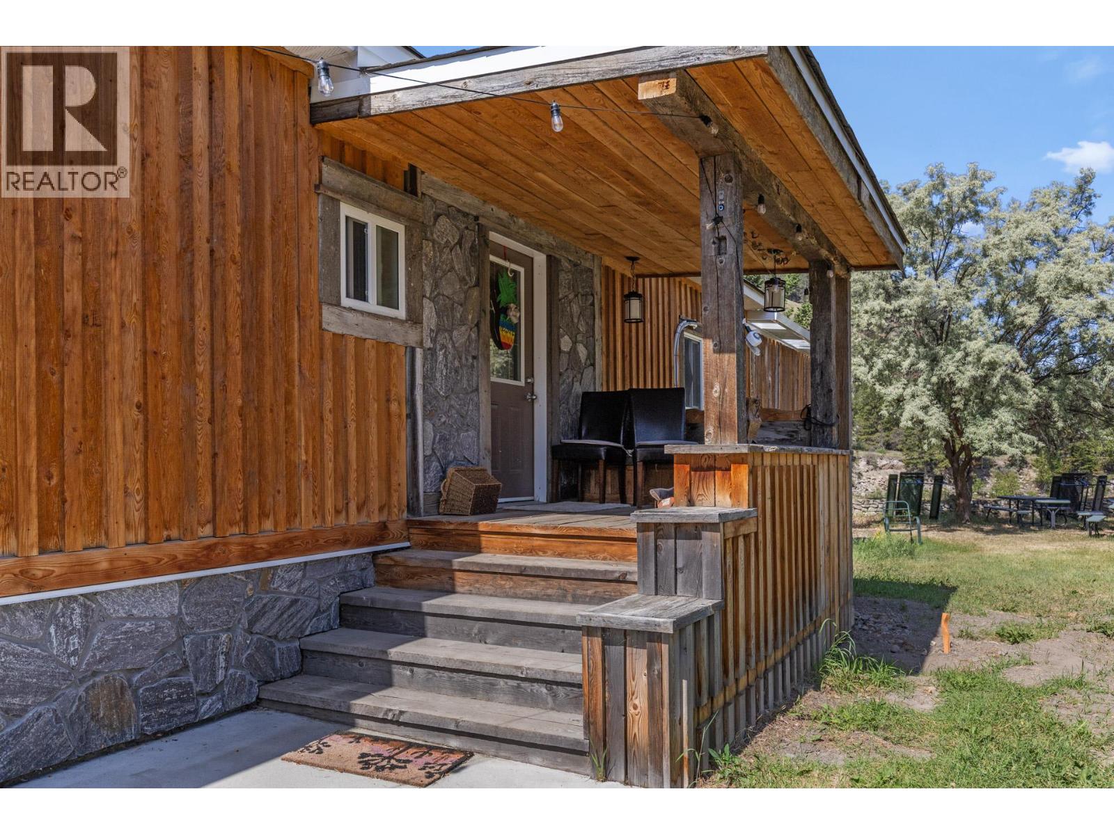 6097 Highway 3, Hedley, British Columbia  V0X 1N1 - Photo 6 - 10403487