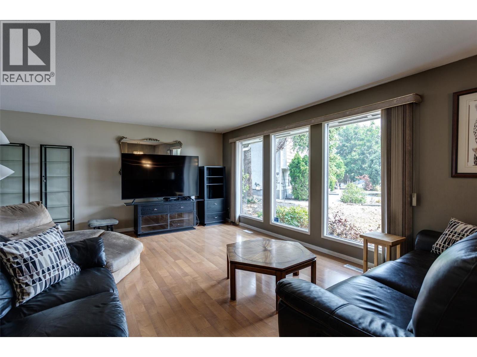 840 Liban Court, Kelowna, British Columbia  V1Y 8B5 - Photo 11 - 10403404
