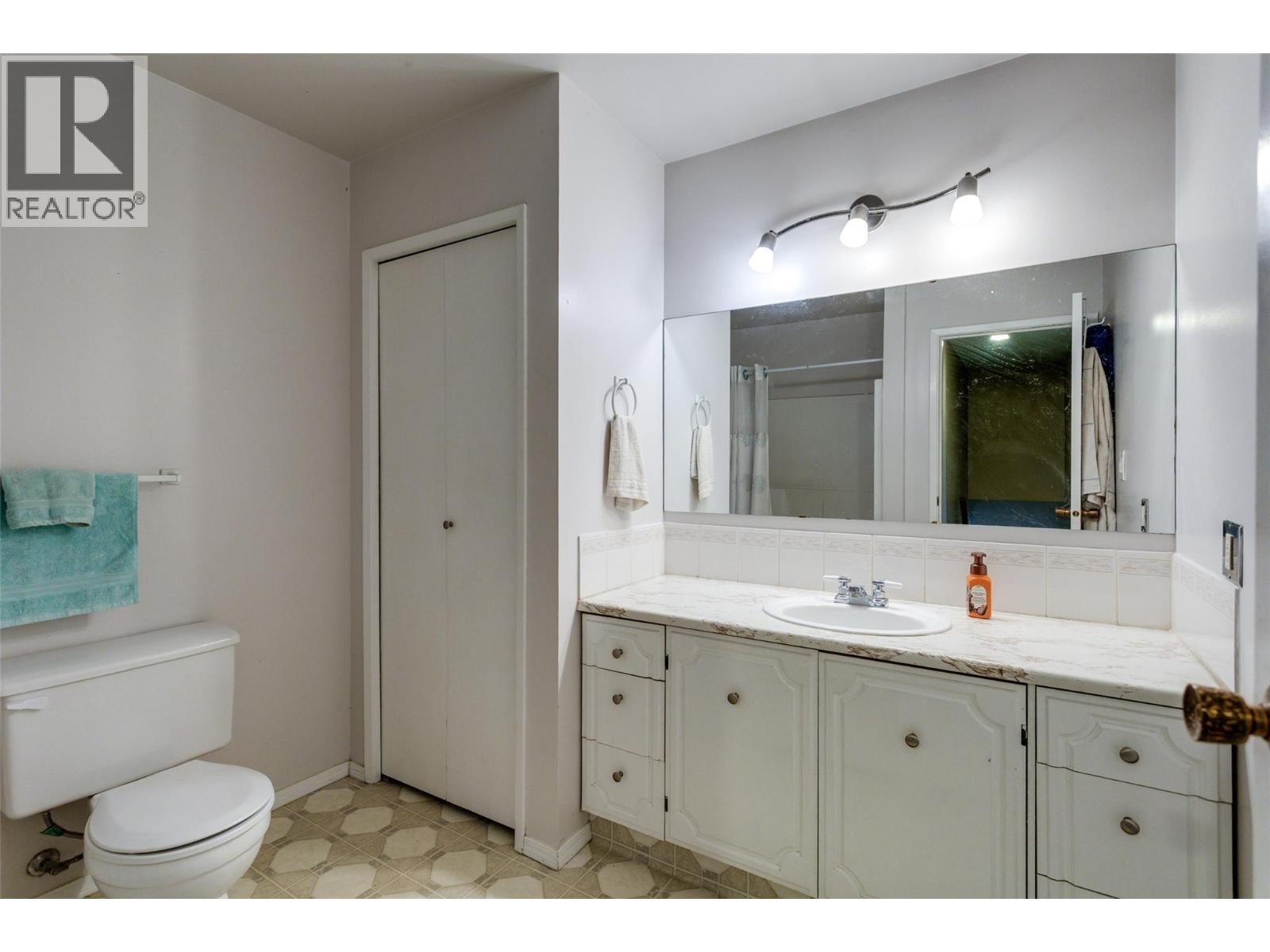 840 Liban Court, Kelowna, British Columbia  V1Y 8B5 - Photo 24 - 10403404