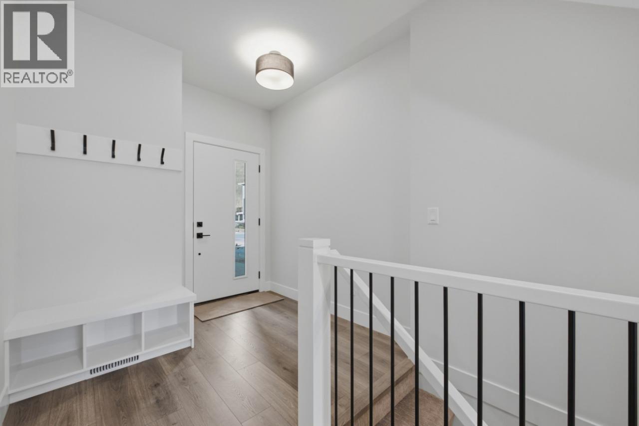 415 Arrowleaf Drive, Coldstream, British Columbia  V1B 0B5 - Photo 10 - 10403591