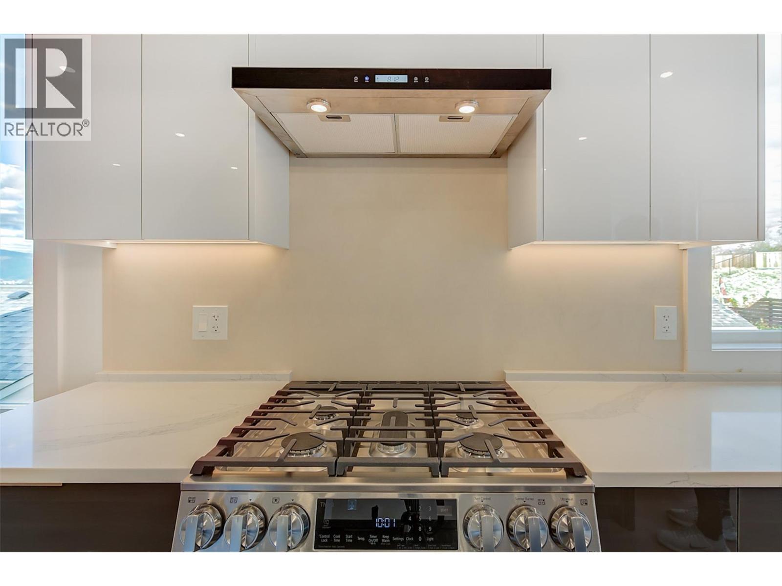 5084 Twinflower Crescent, Kelowna, British Columbia  V1W 5L8 - Photo 10 - 10403413