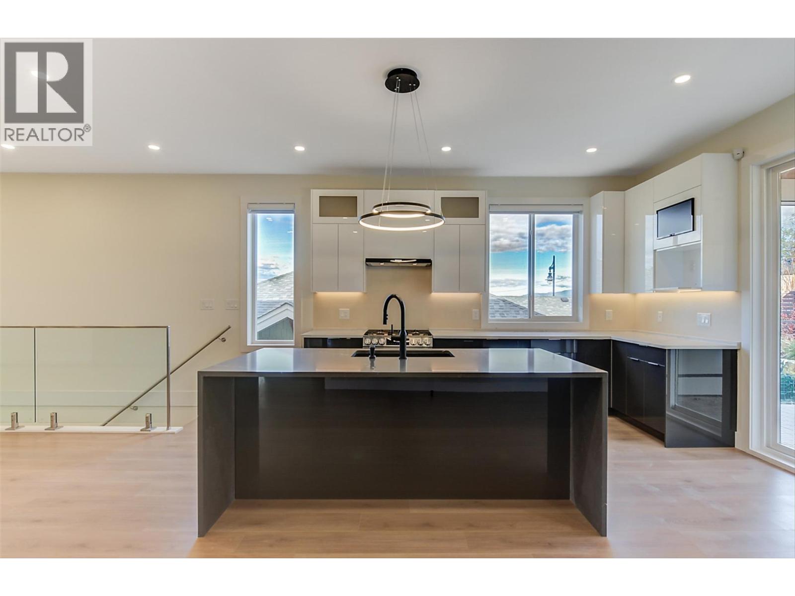 5084 Twinflower Crescent, Kelowna, British Columbia  V1W 5L8 - Photo 7 - 10403413