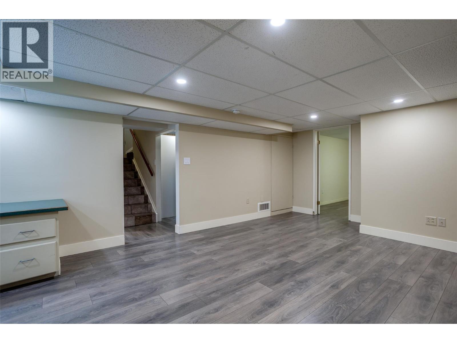 950 & 952 Stockwell Avenue, Kelowna, British Columbia  V1Y 6W2 - Photo 27 - 10403279