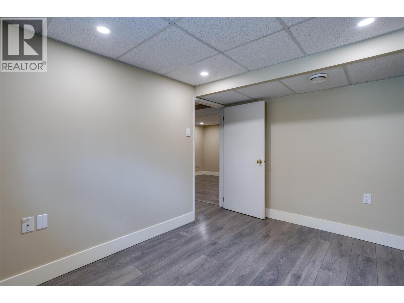 950 & 952 Stockwell Avenue, Kelowna, British Columbia  V1Y 6W2 - Photo 32 - 10403279