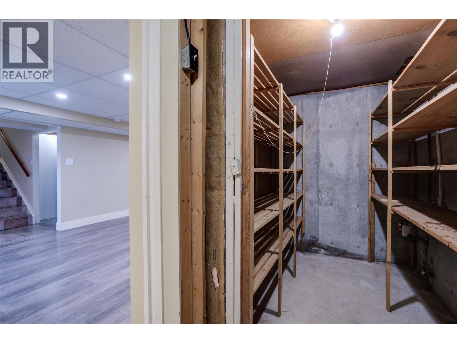 950 & 952 Stockwell Avenue, Kelowna, British Columbia  V1Y 6W2 - Photo 35 - 10403279