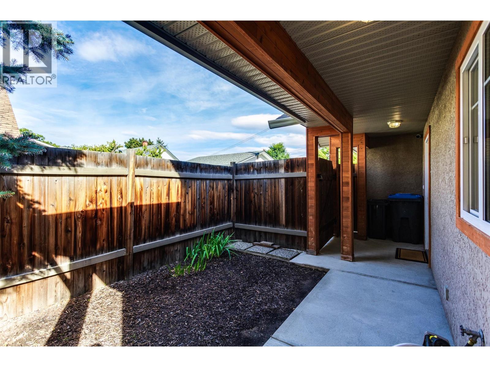950 & 952 Stockwell Avenue, Kelowna, British Columbia  V1Y 6W2 - Photo 39 - 10403279