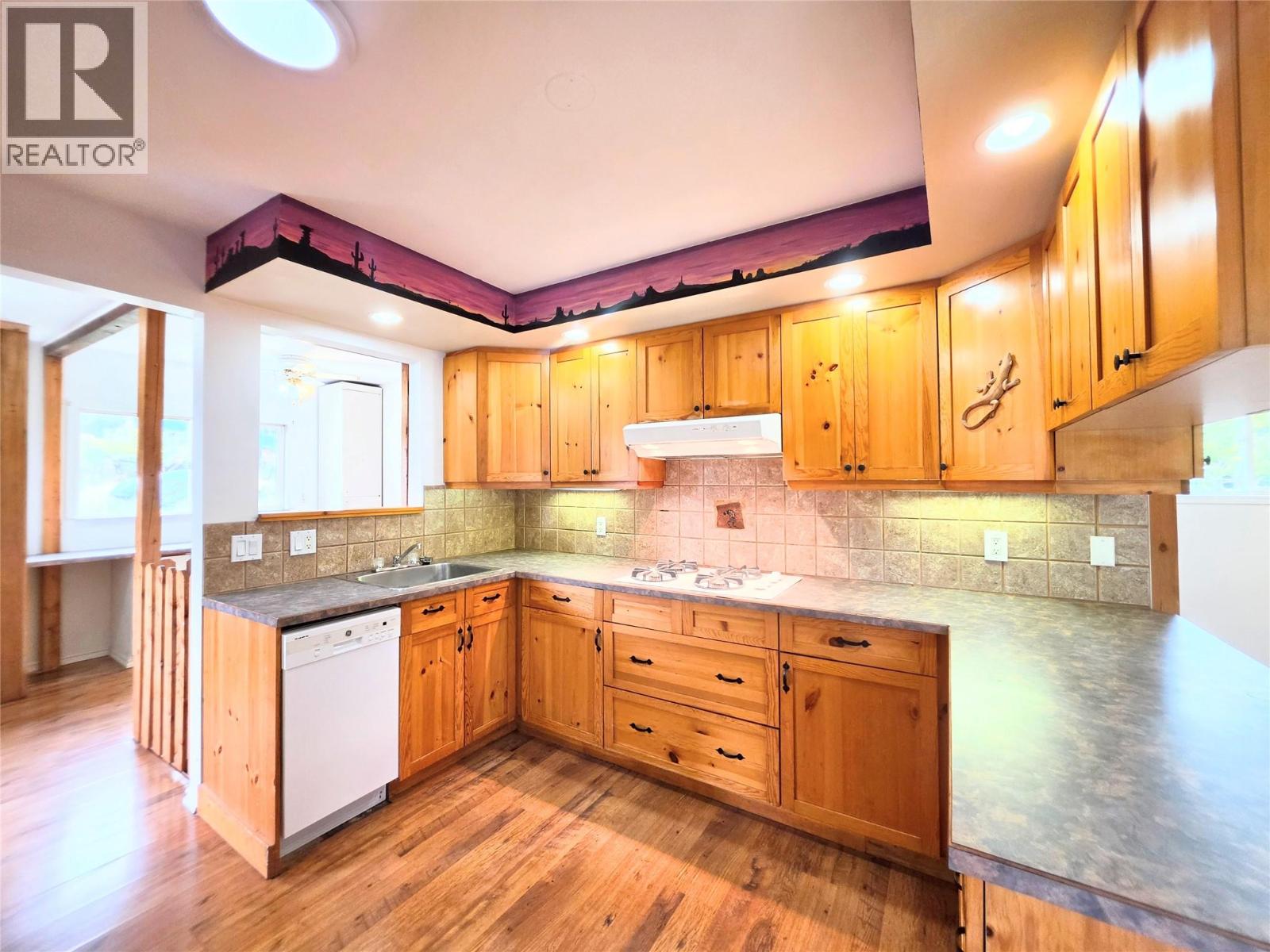 5753 Columbia Avenue, Edgewater, British Columbia  V0A 1E0 - Photo 15 - 10403572