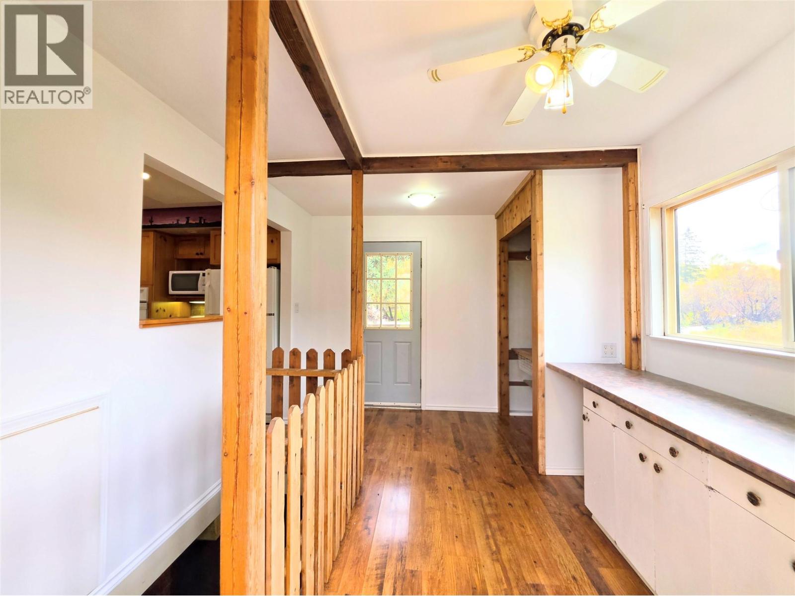 5753 Columbia Avenue, Edgewater, British Columbia  V0A 1E0 - Photo 19 - 10403572