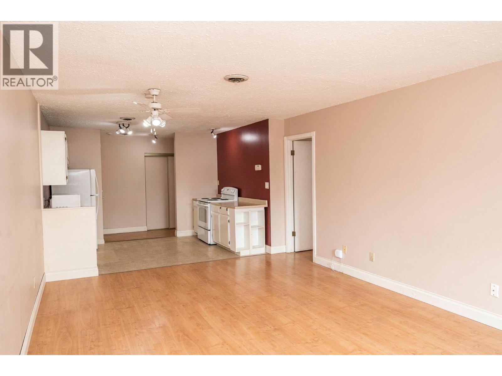 1665 Ufton Court Unit# 220, Kelowna, British Columbia  V1Y 8G7 - Photo 2 - 10403566