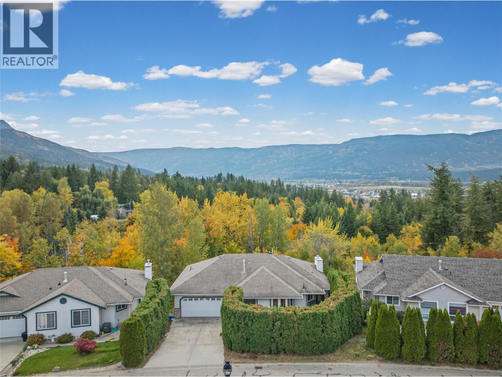 251 17 Street Se, Salmon Arm, British Columbia  V1E 1R7 - Photo 1 - 10403467