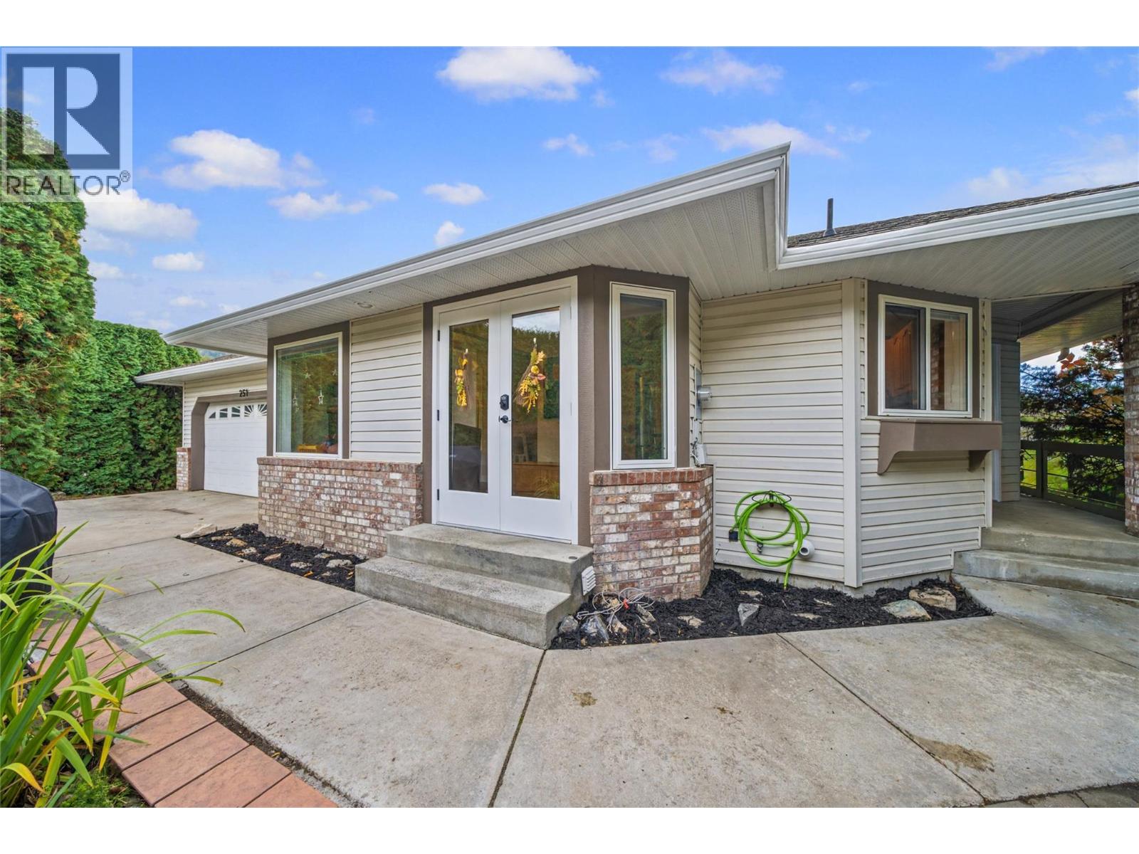 251 17 Street Se, Salmon Arm, British Columbia  V1E 1R7 - Photo 16 - 10403467