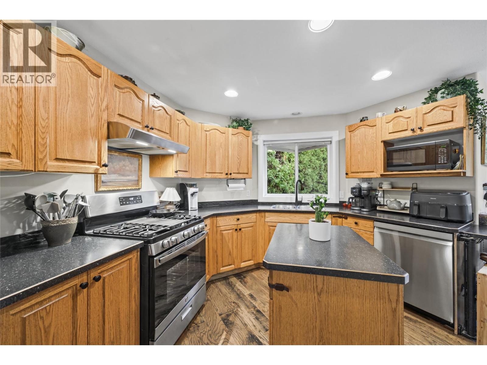 251 17 Street Se, Salmon Arm, British Columbia  V1E 1R7 - Photo 18 - 10403467